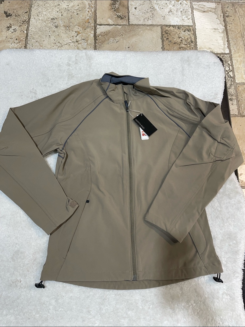 NORTH END Women's Lightweight Softshell Jacket 🇨🇦